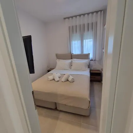 Aeollos Luxury Aprts *